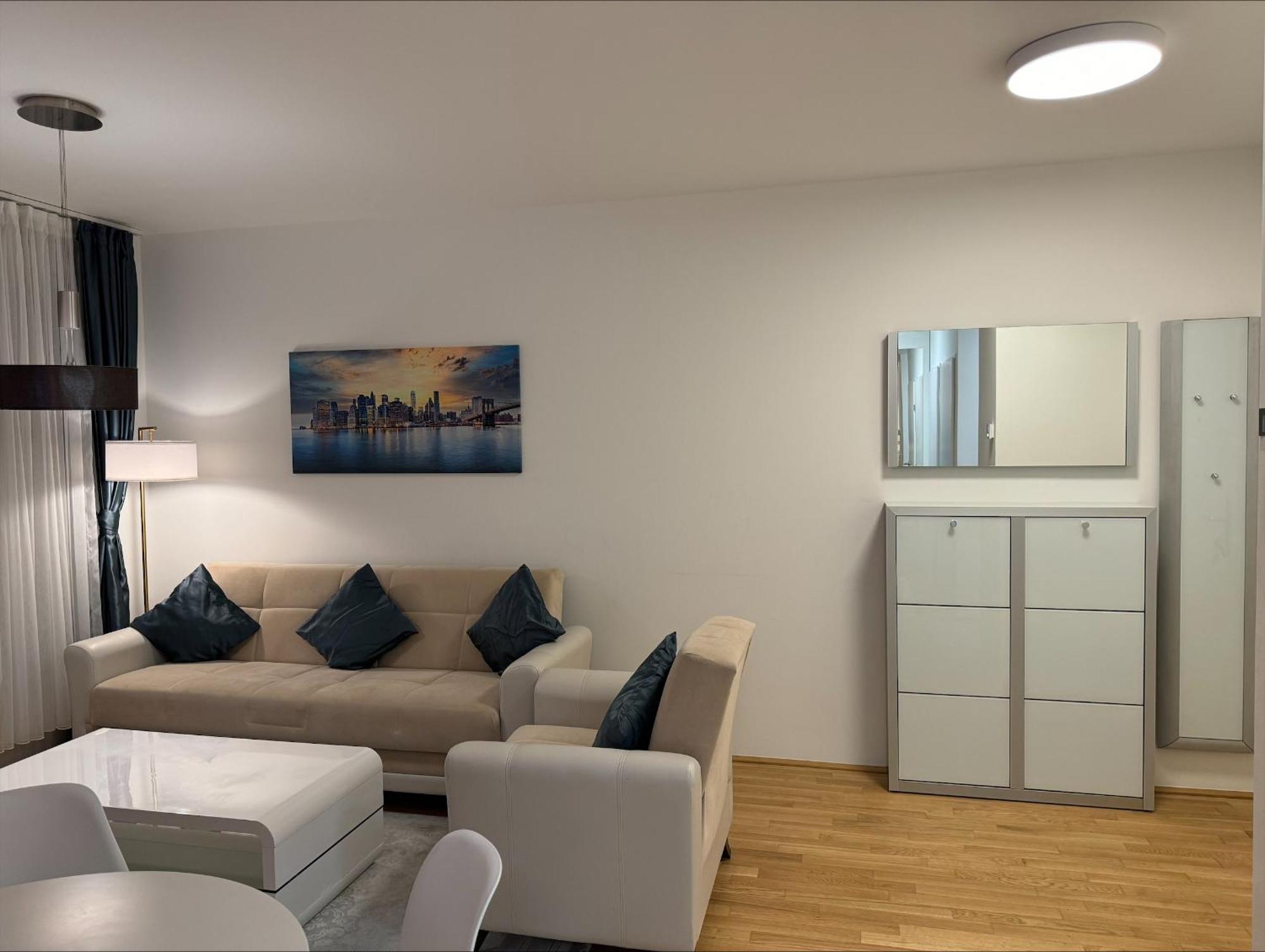 Feelhome Vienna, Subway U1 Kagran/Donauzentrum * Vienna